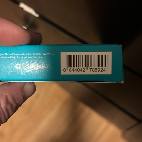 Cosmo power multi-dimensional strobing blush with ring light technology - Picture 8 of 9